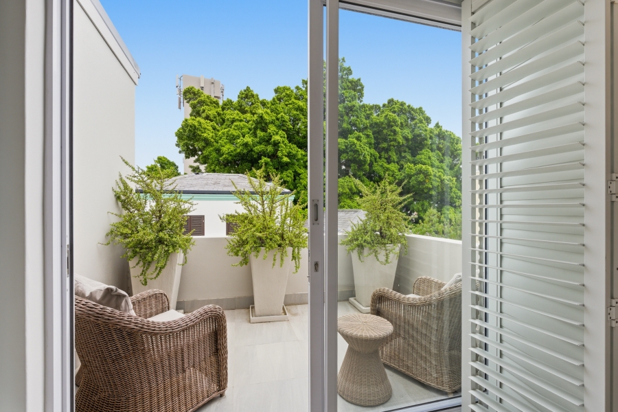 2 Bedroom Property for Sale in Green Point Western Cape